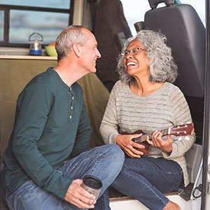 couple playing guitar