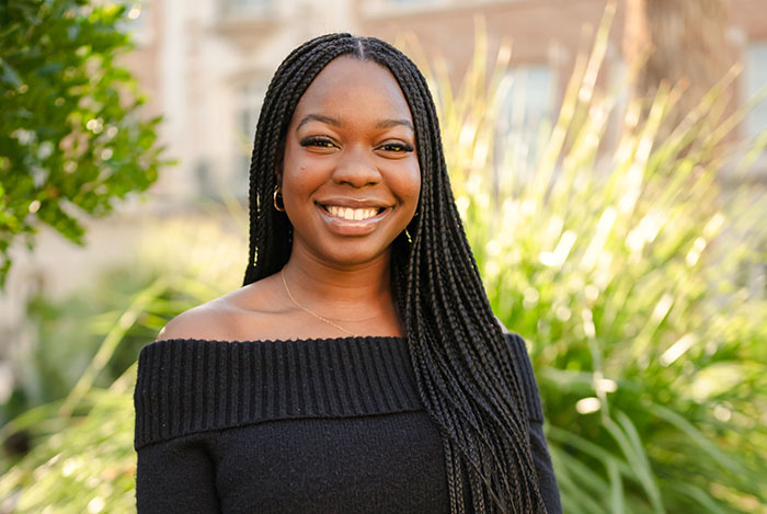 Elizabeth Tomoloju – UT Austin