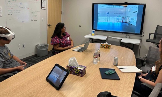 Bynum School Research lab using Virtual Reality