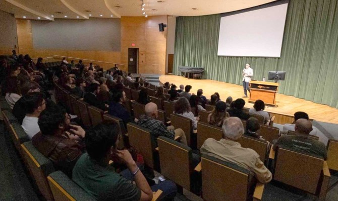 Dr. Kevin Waite answers questions from the audience at the screening of “1776: The Year That Made America.”