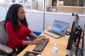 Intern Elizabeth Tomoloju at work (Photo: Maddie Marroquin)